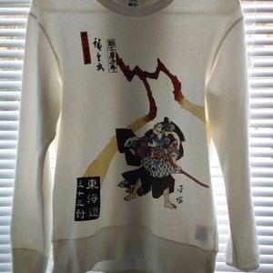 UNIQLO Graphic Sweatshirt
